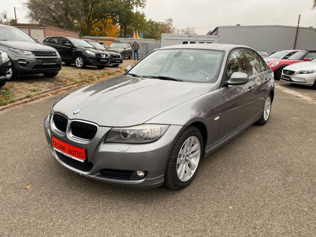 BMW 320 Baureihe 3 Lim. 320i Leder Navi Xenon PDC