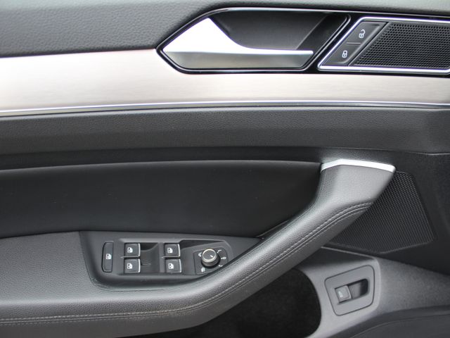 Passat Variant 2.0 TDI R-Line ACC*Kamera*LED*el.