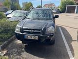 Hyundai TUCSON 2.0 CRDi VGT GLS 2WD GLS - Hyundai TUCSON Gls mit Diesel-Antrieb