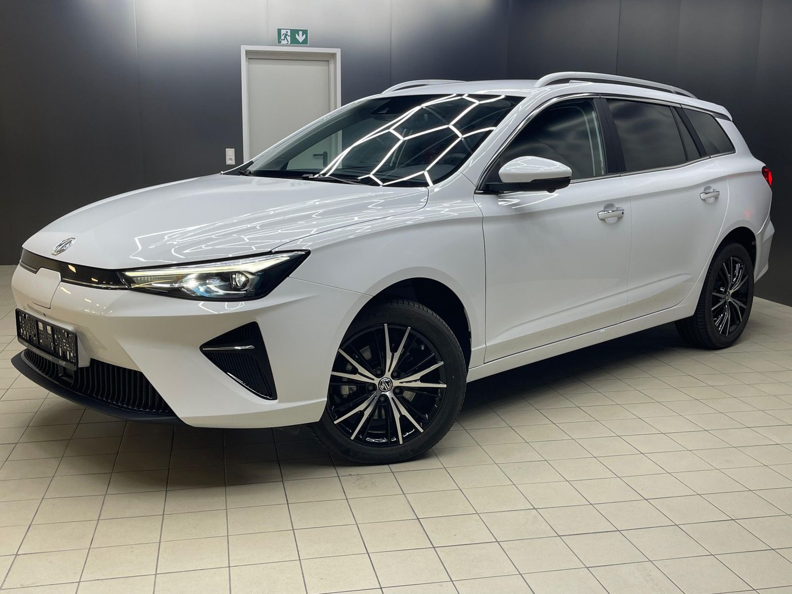 Fahrzeugabbildung MG MG5 51 KWH Luxury NAVI+LED+SHZ+DAB+ACC+360°+DAB+