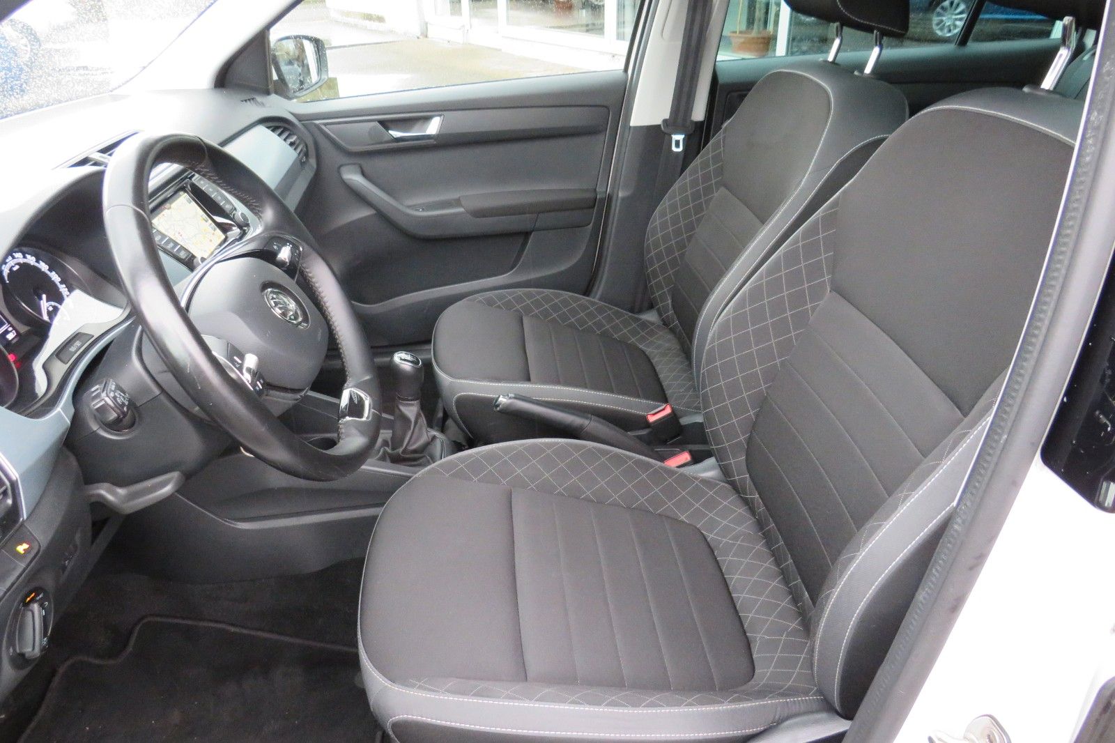 Fahrzeugabbildung SKODA Fabia Combi Ambition AHK SITZH. NAVI PDC 1.HD