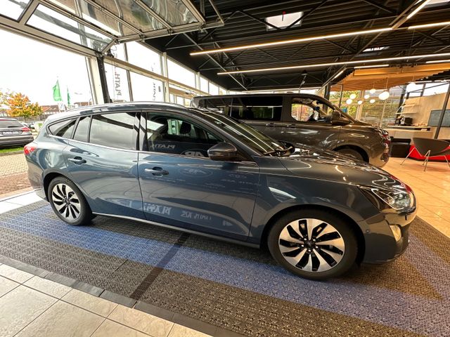 Ford Focus  Turnier Cool & Connect Automatik