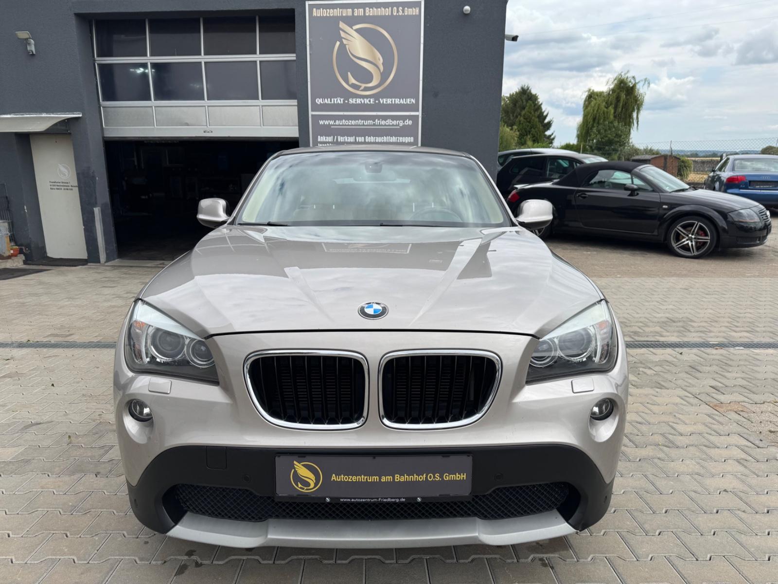 BMW X1 xDrive 25 i * PANORAMA* STANDHEIZUNG* XENON*