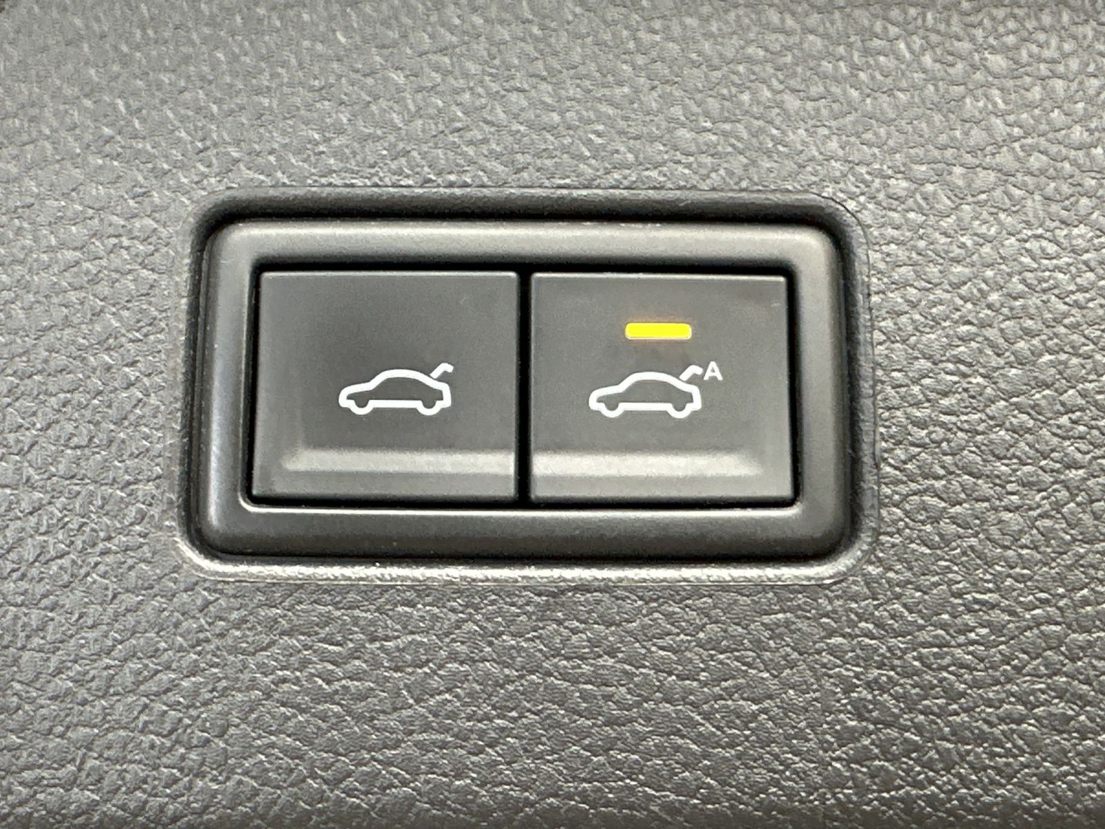 Fahrzeugabbildung Volkswagen Passat Alltrack 2.0 TSI 4M NAV+LED+AHK+VCOCK+360