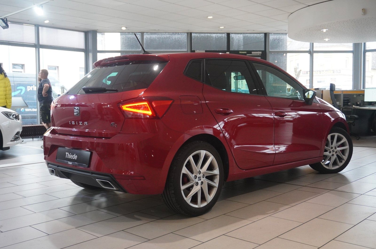 Fahrzeugabbildung SEAT Ibiza 1.0 TSI FR SPORT NAVI/LED/VIRTU./SHZ/TEMP.