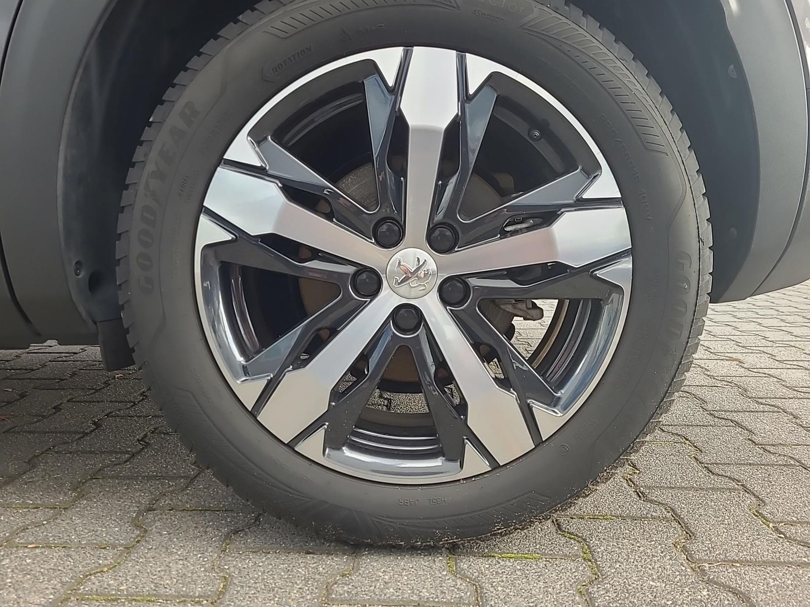 Fahrzeugabbildung Peugeot 3008 Allure +180KAMERA+SHZ+PDC+CARPLAY+TEMPOMAT