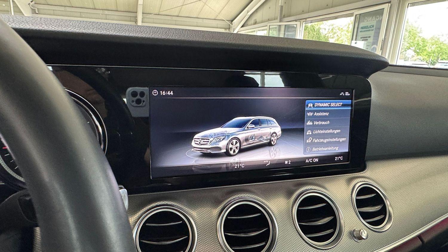 Mercedes-Benz E 220 E 220 d  Avantgarde LED/NAVI/CARPLAY