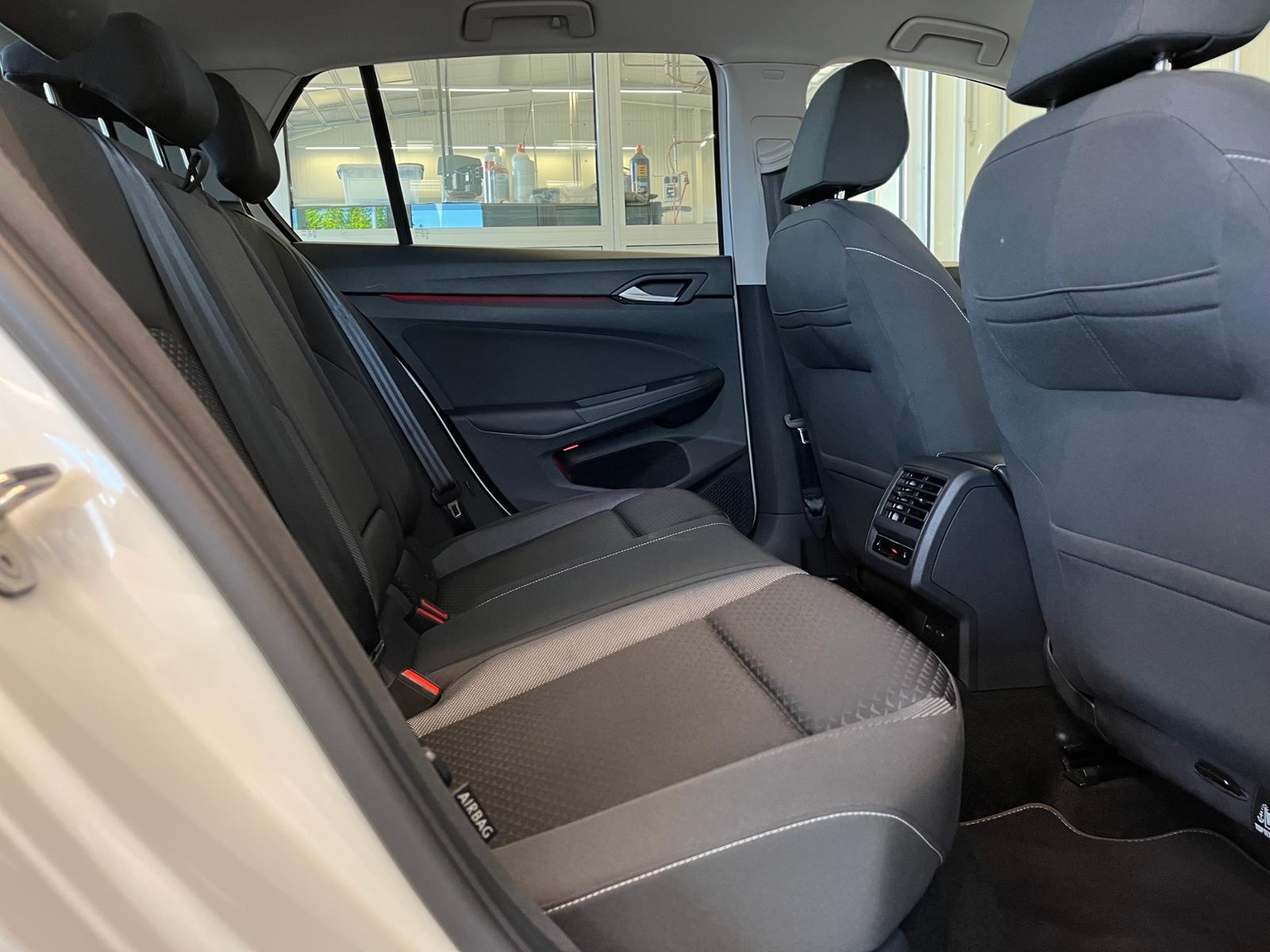 Volkswagen Golf VIII ACTIVE 1.5 TSI Standhg. HUD Navi LED-P, миниатюра 11