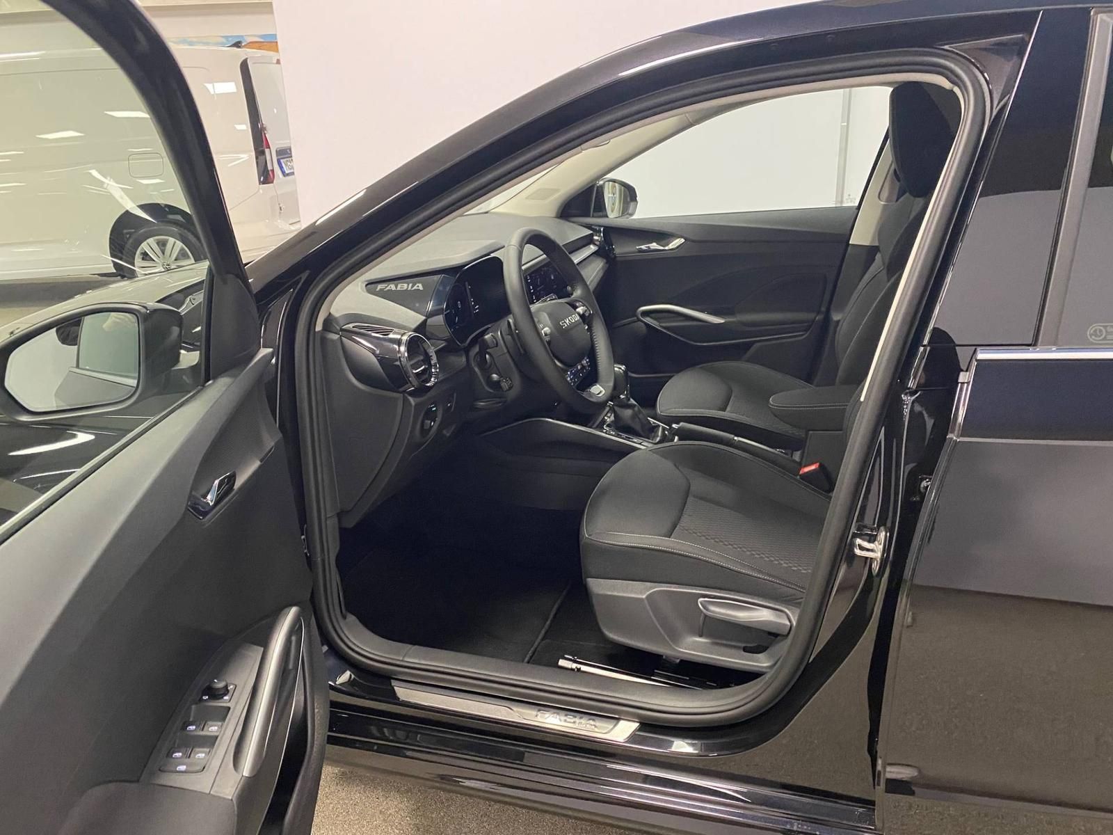 Fahrzeugabbildung SKODA Fabia 1.0 TSI DSG 130 Top Selection+ACC+TOTWINK