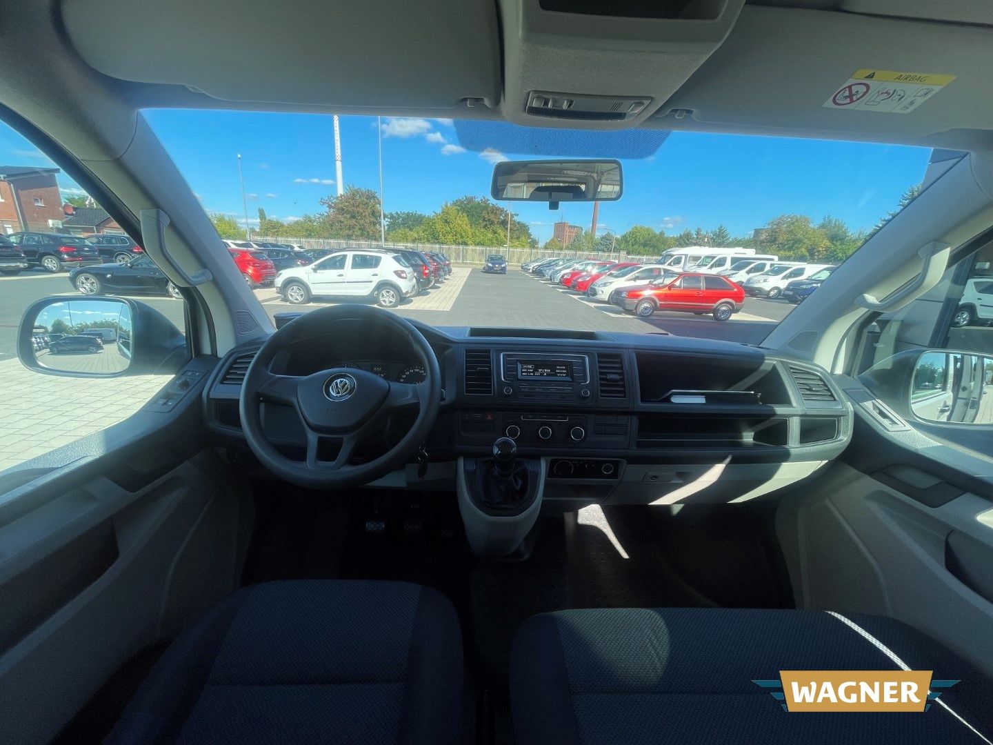 Fahrzeugabbildung Volkswagen T6 Caravelle Kombi EcoProfi 2.0 TDI 9 Sitzer