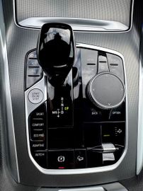 Bild 16 BMW X6 xDrive 30 d M Sport Paket /LASER/HUD/H&K/CAM