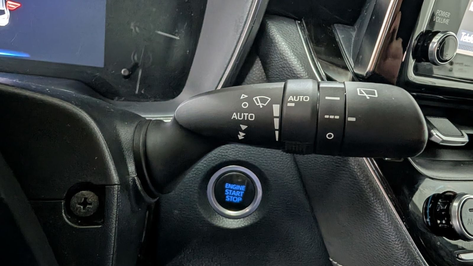 Fahrzeugabbildung Toyota Corolla Touring Sports 1.2 Team D * LED *