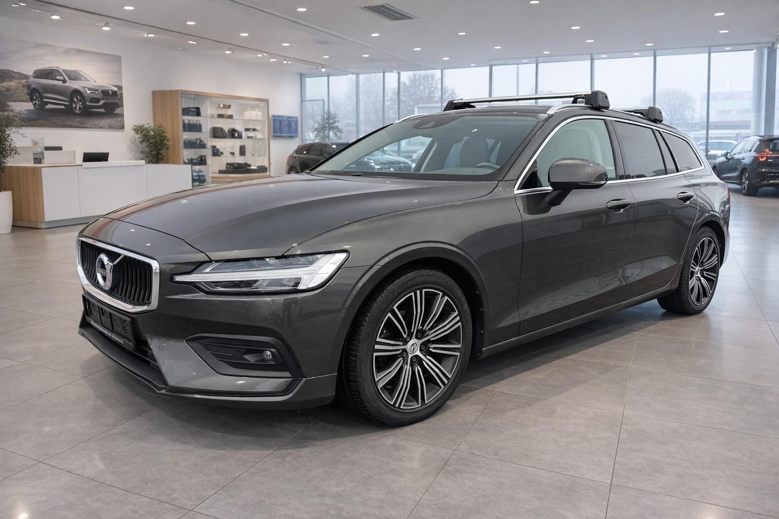 Volvo V60 D3 Momentum Pro - FULL-LED+PANO+DAB+KEYLESS