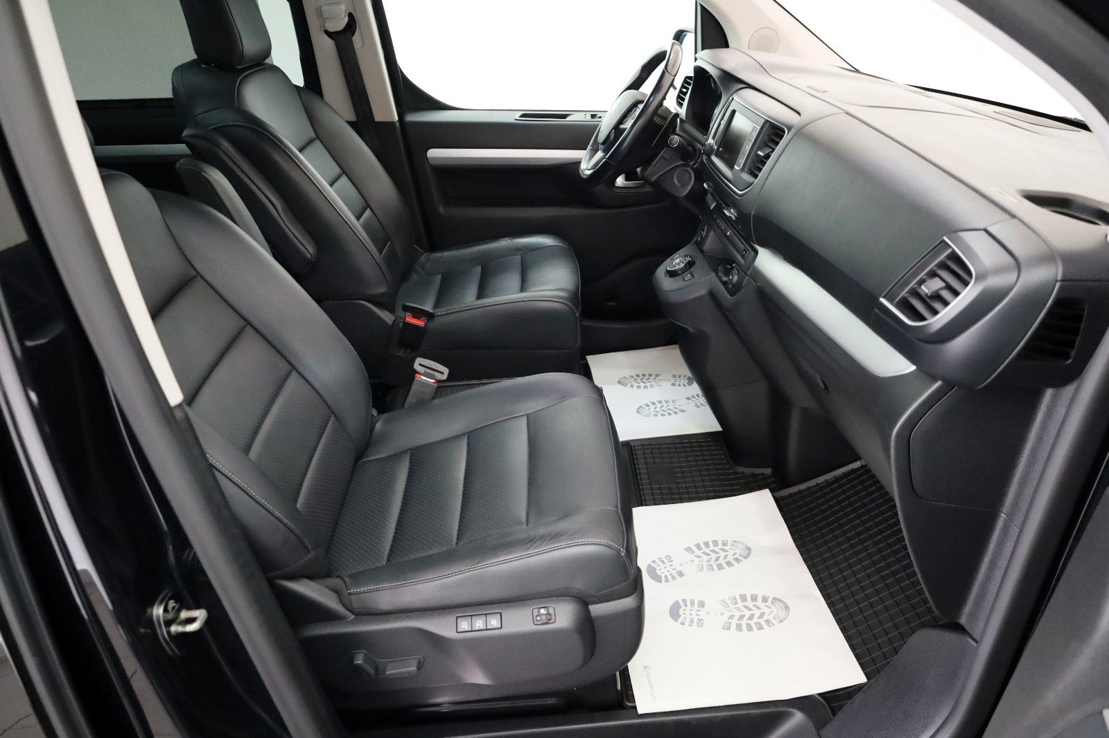 Fahrzeugabbildung Citroën SpaceTourer Lounge M Leder,Navi,Panorama,Massage