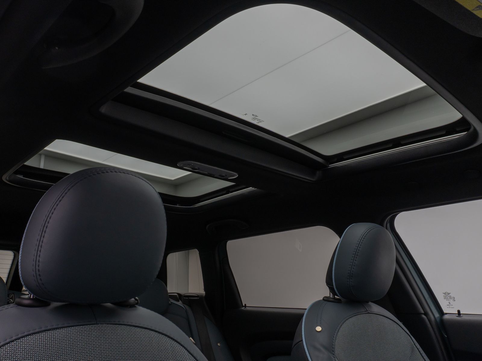 Fahrzeugabbildung MINI John Cooper Works Clubman Panorama HUD H/K Voll