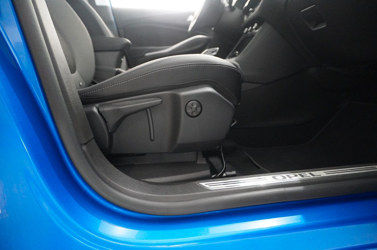 Fahrzeugabbildung Opel Grandland (X) GS SPORT 4HYBRID NAVI/LED/360°/DAB