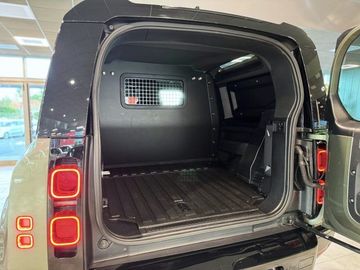 Land-Rover Defender - 7