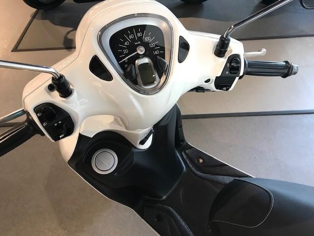 Yamaha D'elight  125 * B196 *