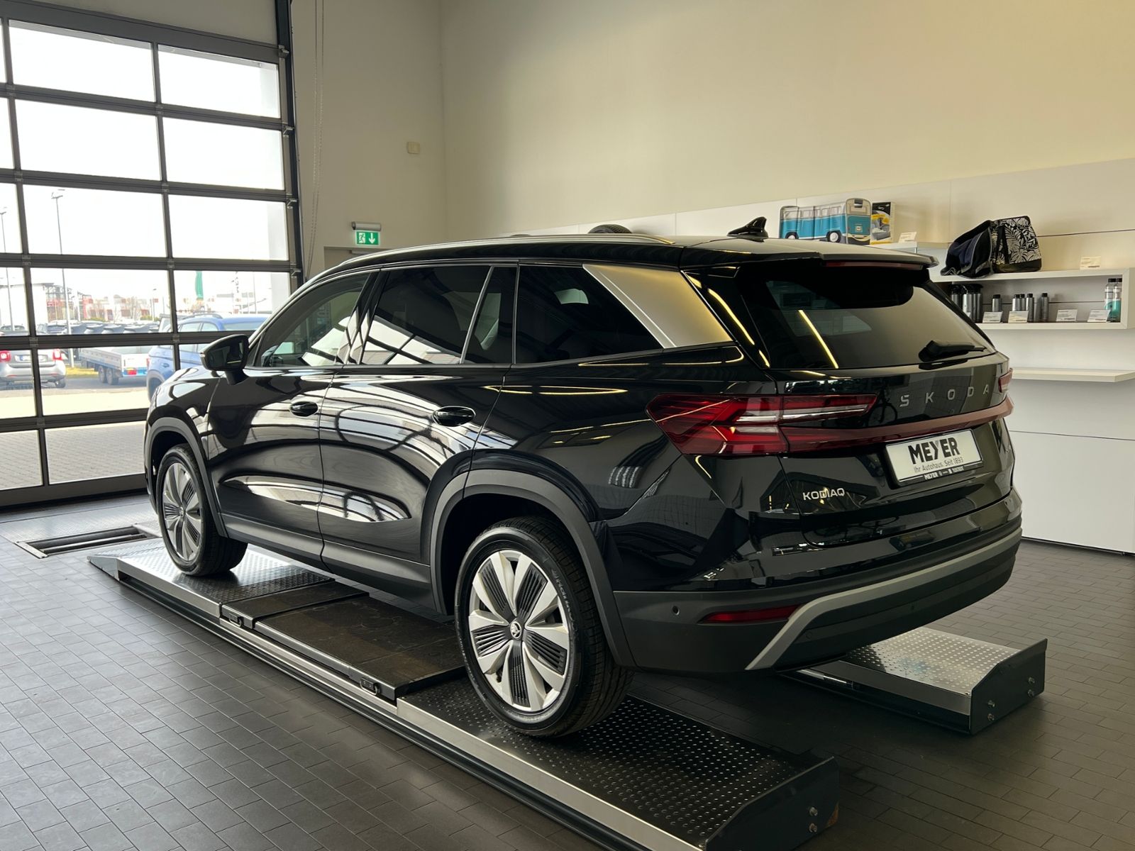Fahrzeugabbildung SKODA Kodiaq Selection 2.0 TDI DSG 4x4 *AHK, 7 Sitze,