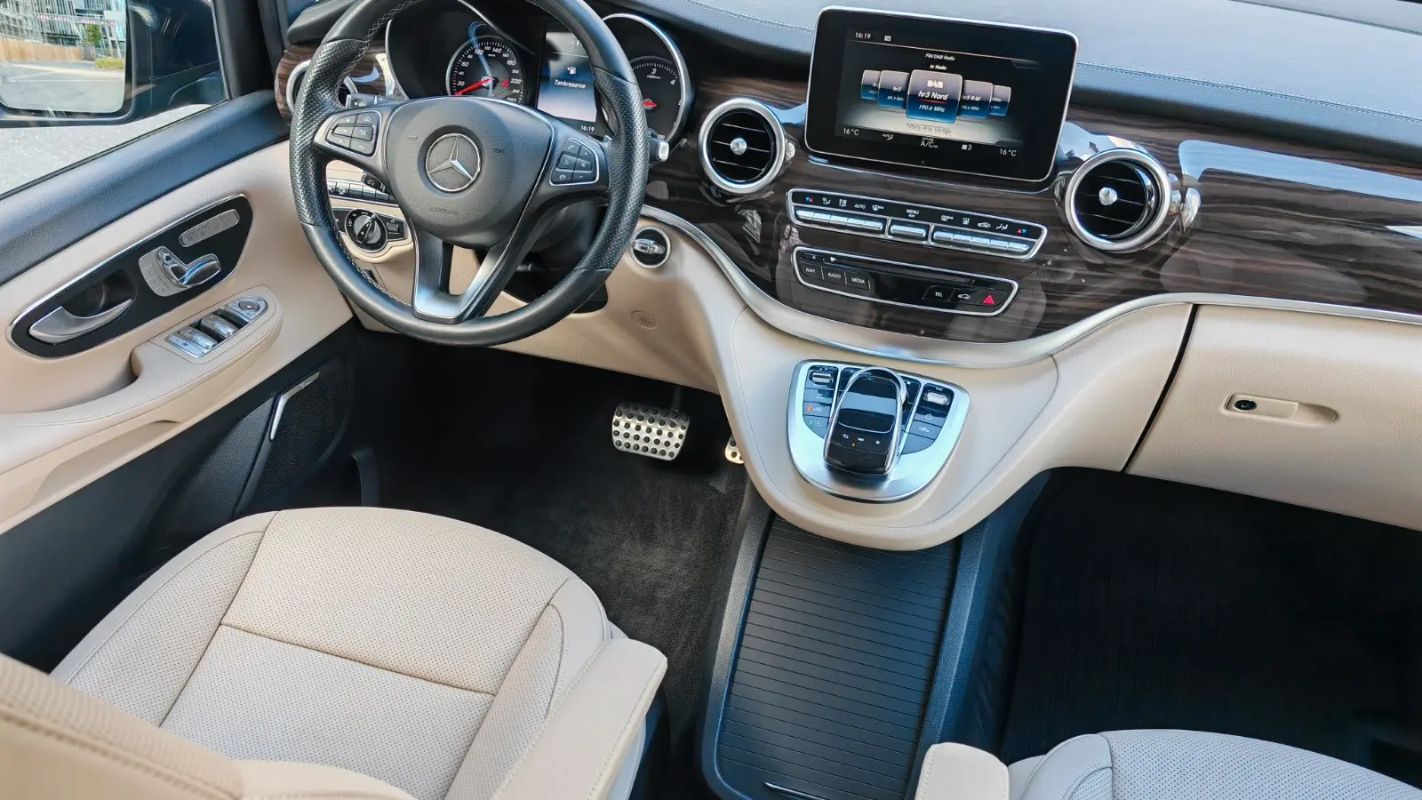 Mercedes-Benz V 250 d lang/Leder-beige/el. Sitze/19"/360°