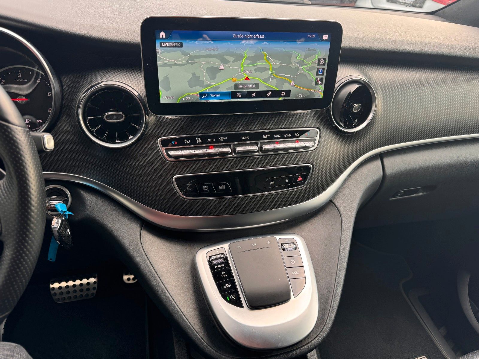 Fahrzeugabbildung Mercedes-Benz V 300 d AVA ED AMG AHK2,5to DISTRONIC