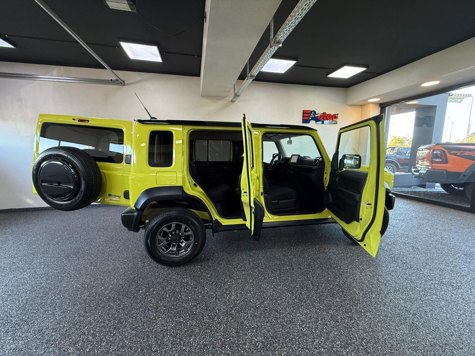 Fahrzeugabbildung Suzuki Jimmy GLX 4-TÜRER AUTOMATIK