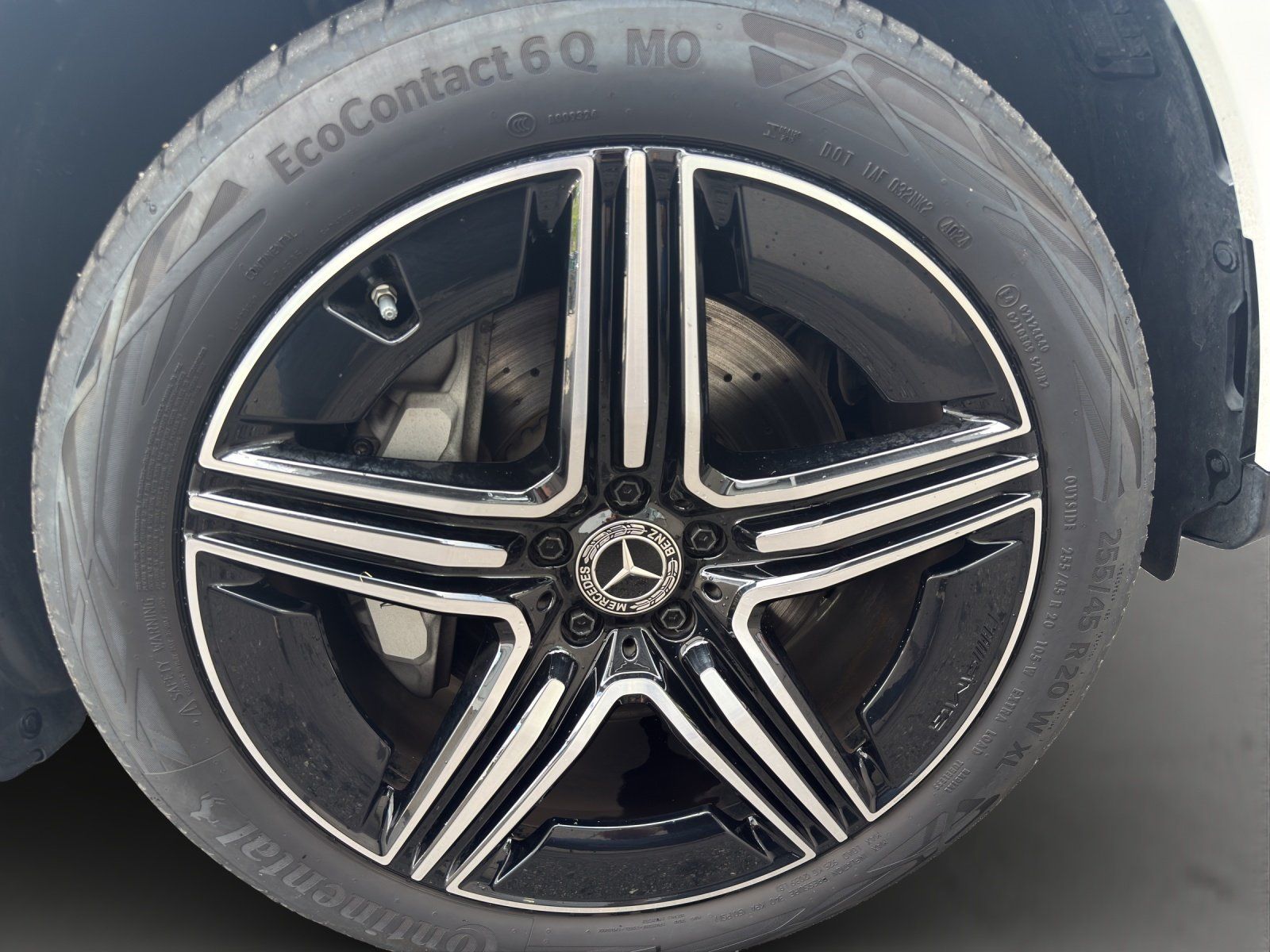 Fahrzeugabbildung Mercedes-Benz GLC300de AMG Advan+ AHK Pano DISTR Sitzklim Memo