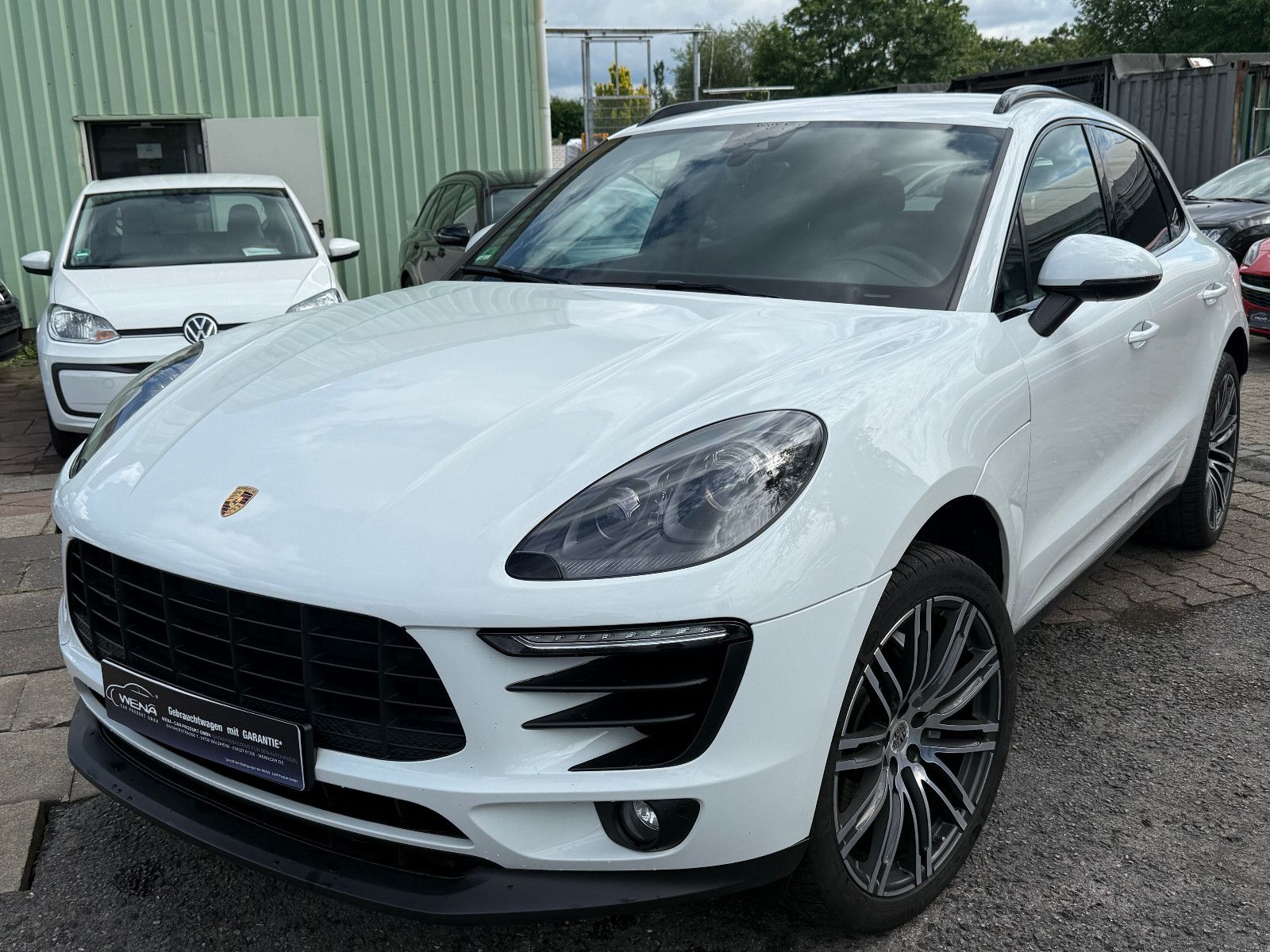 PORSCHE Macan