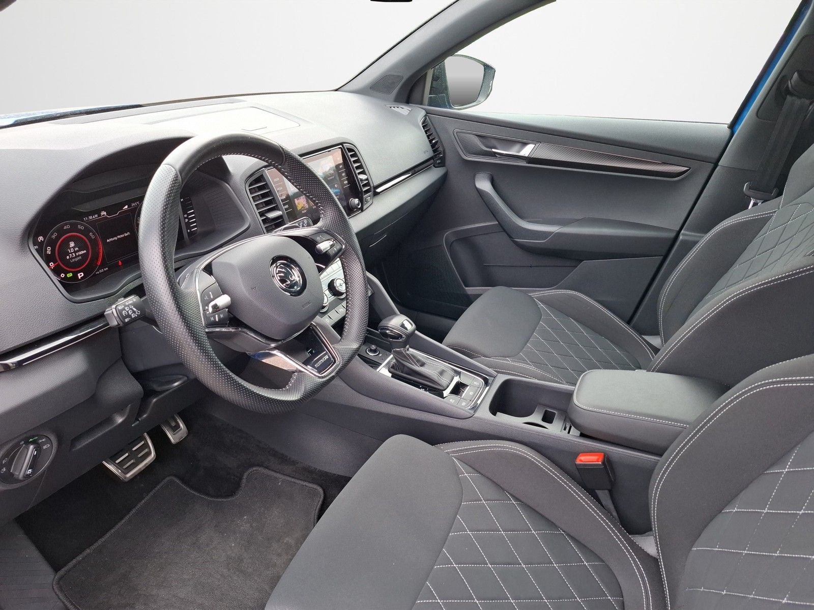 SKODA Karoq 1.5 TSI Sportline DSG / AHK / NAVI / KAMER - Image 9