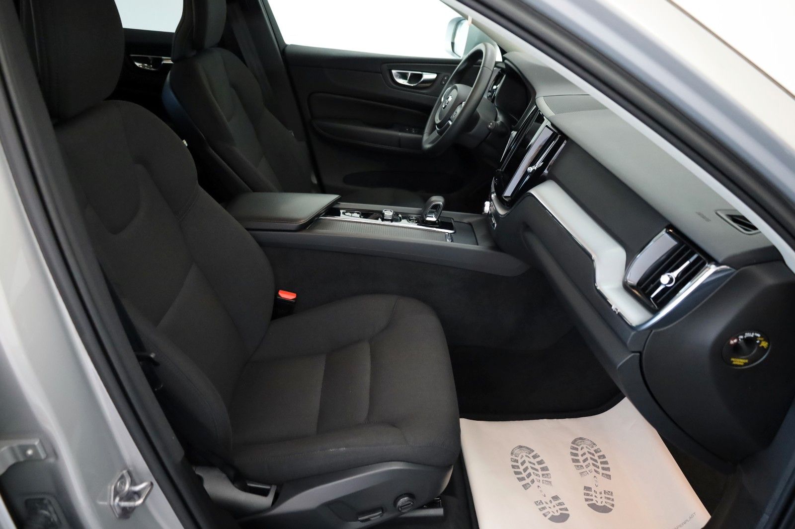 Fahrzeugabbildung Volvo XC60 Momentum Pro,Navi,LED,SH,Kamera,Carplay