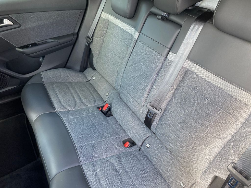 Fahrzeugabbildung Citroën C5 X 130 Automatik FEEL PACK *ACC*Navi*19Zoll*