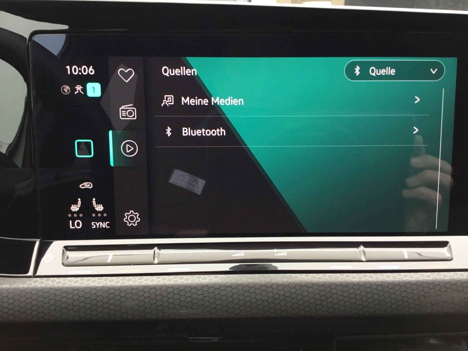 Fahrzeugabbildung Volkswagen Golf 2.0 TSI DSG GTI+Pano+18"+IQ Light