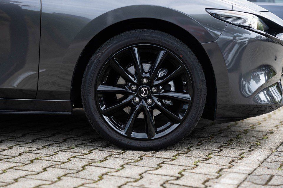 Fahrzeugabbildung Mazda 3 X 2.0i 186PS A/T AWD EXCLUSIVE COMB DASO DESI