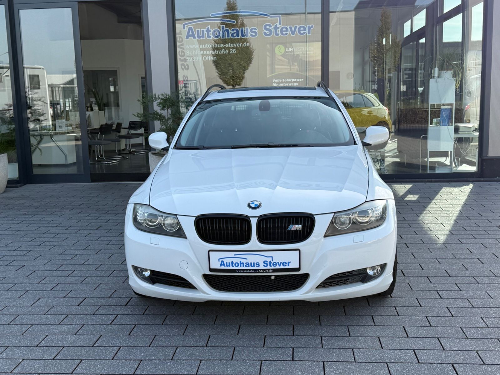 Fahrzeugabbildung BMW 325 i Touring PANO KLIMAAUTO XENON WINTERRÄDER