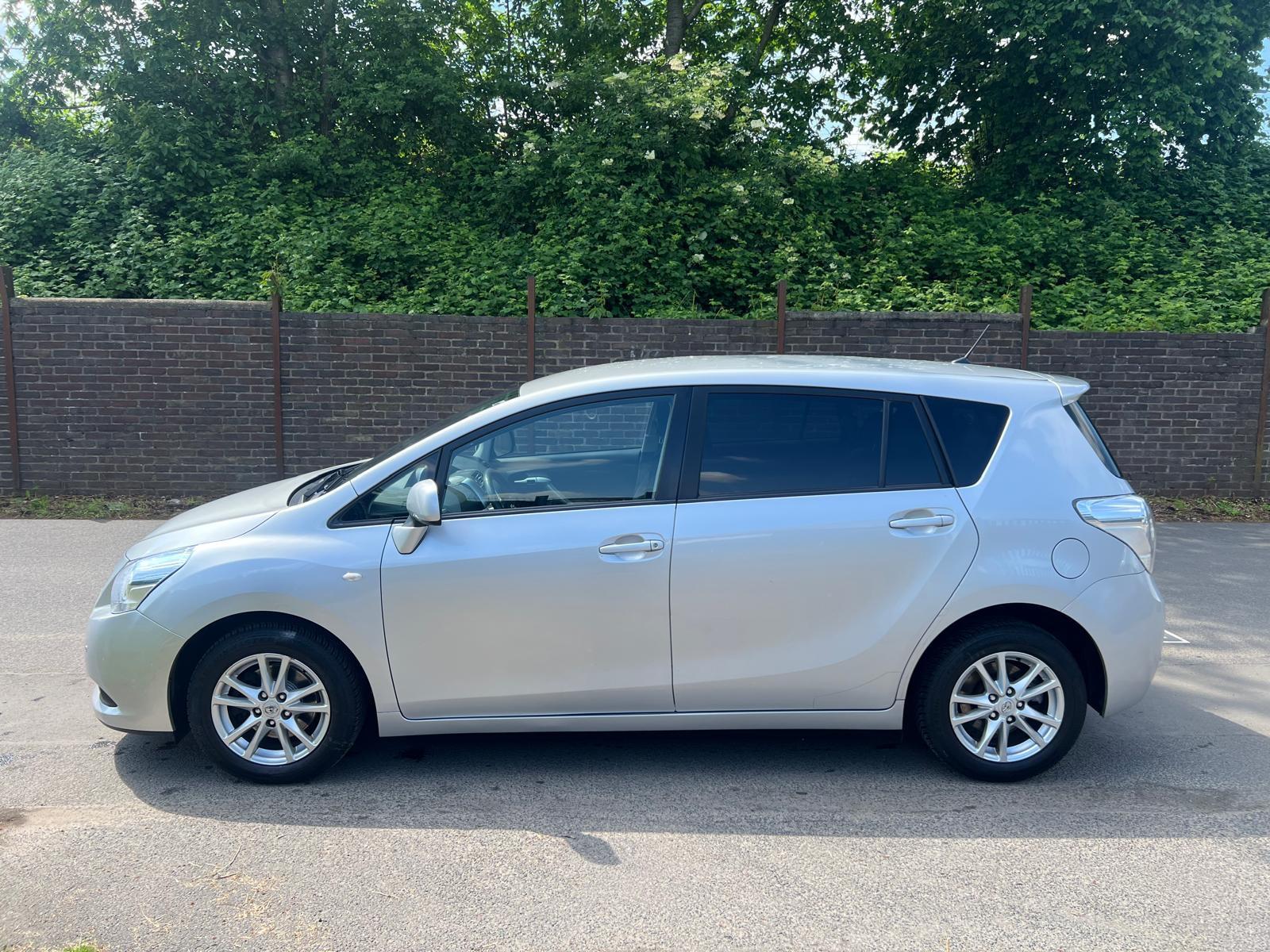 Toyota Verso 2012 — двигун 1.798 cm³, 147 HP (108kW)