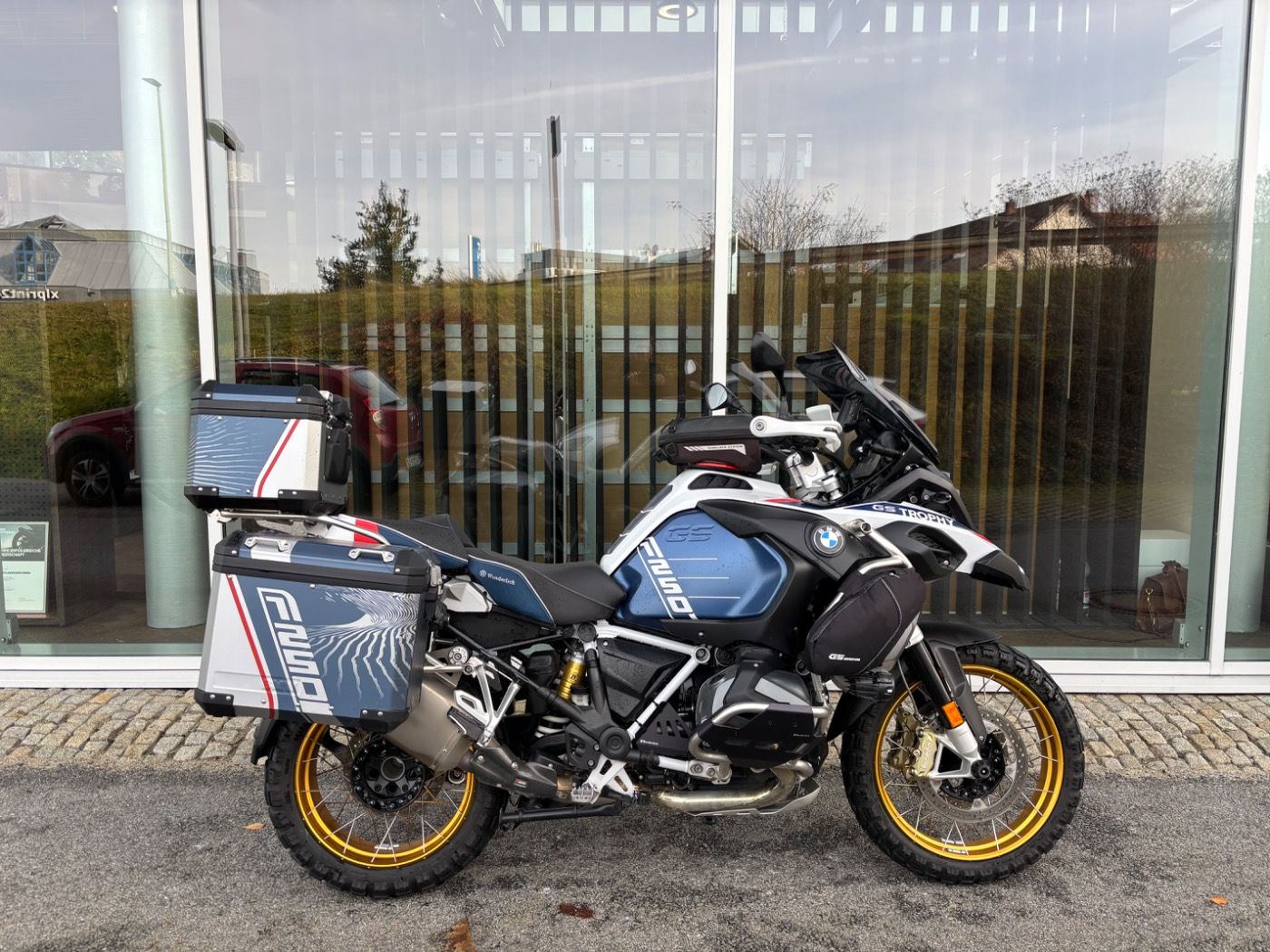 Fahrzeugabbildung BMW R 1250 GS Adventure Trophy mit Tieferlegung Alum
