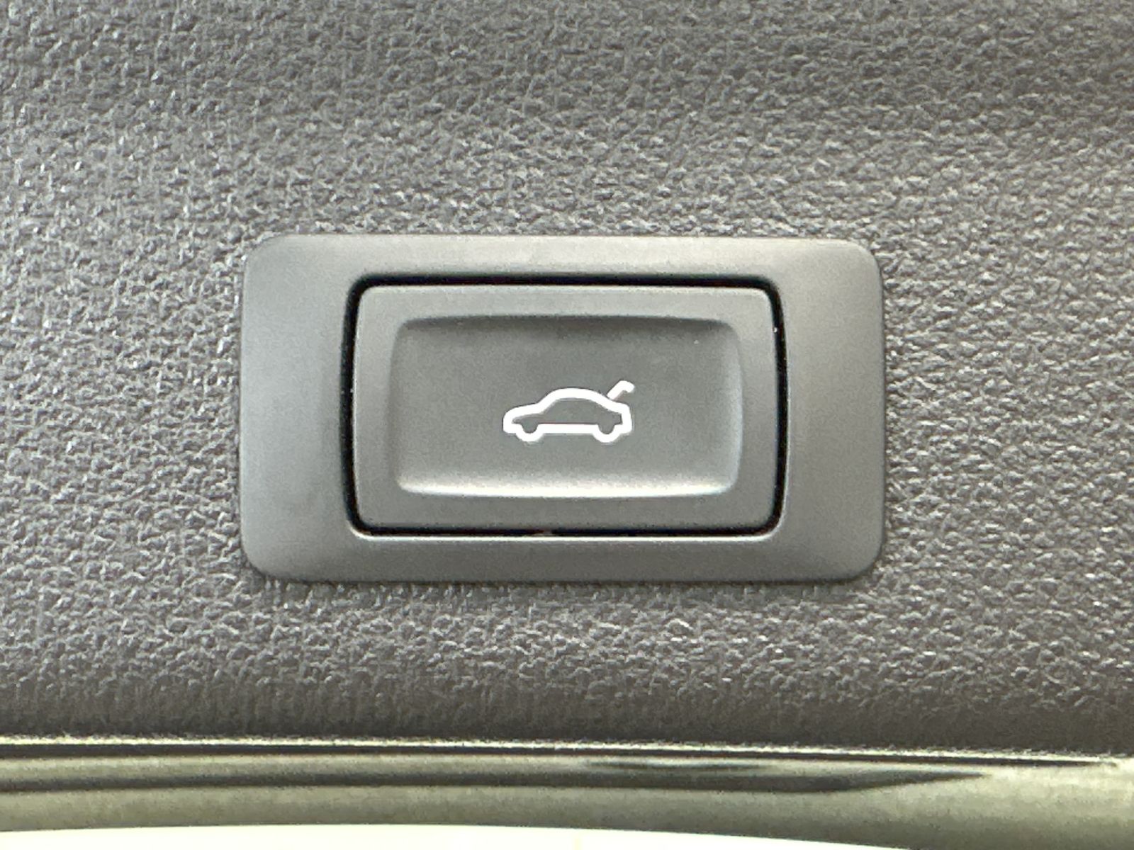 Fahrzeugabbildung Audi A6 Avant 40 TDI Qu Sport NAV+LED+KAMERA+PANO+SHZ