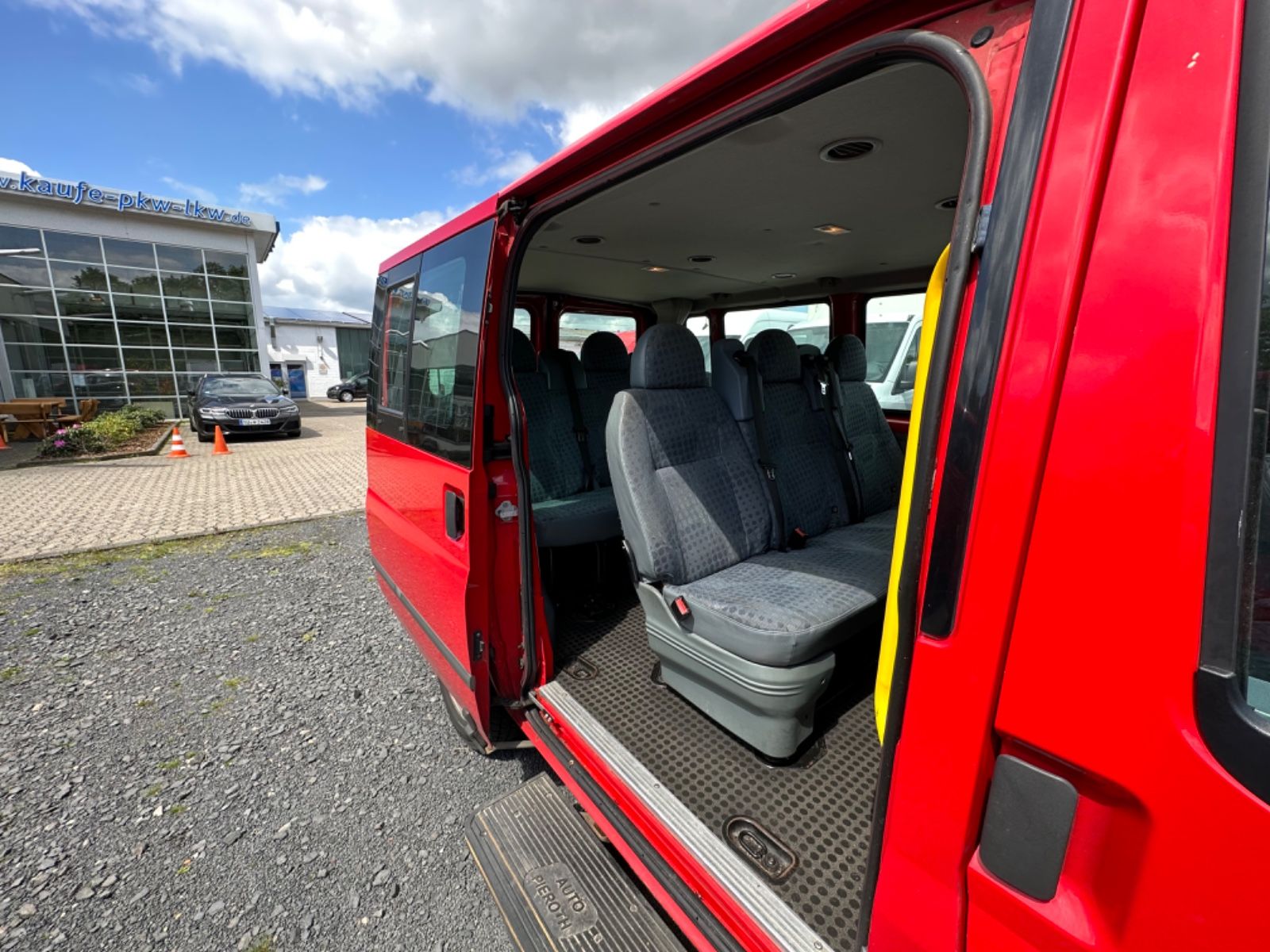 Fahrzeugabbildung Ford Transit Kombi FT 280 K *9 Sitzer*8038*