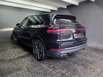 Porsche Cayenne - 4
