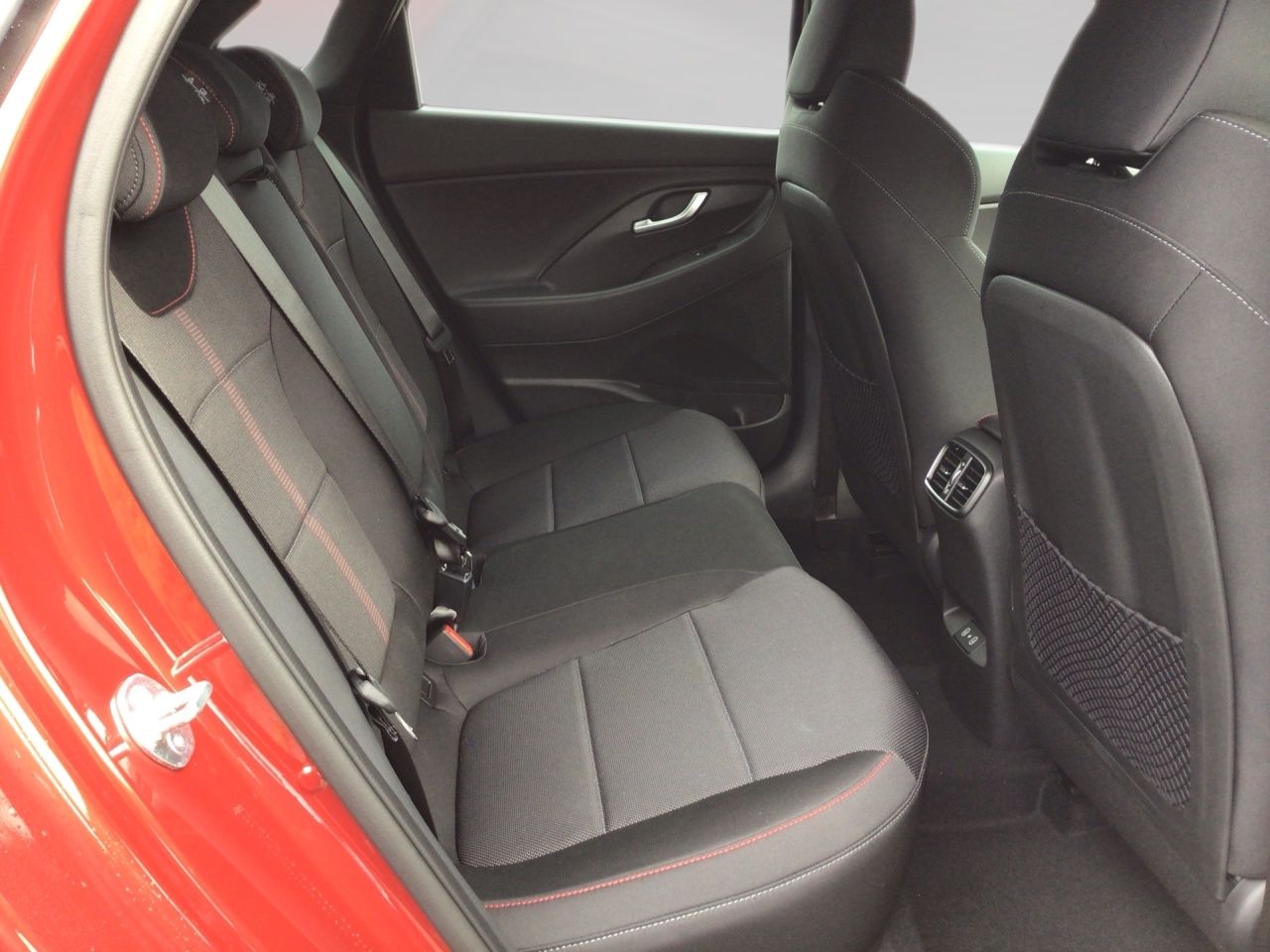 Fahrzeugabbildung Hyundai i30 N-LINE AUT DynLicht Kam. KeyLess KlimaA LED
