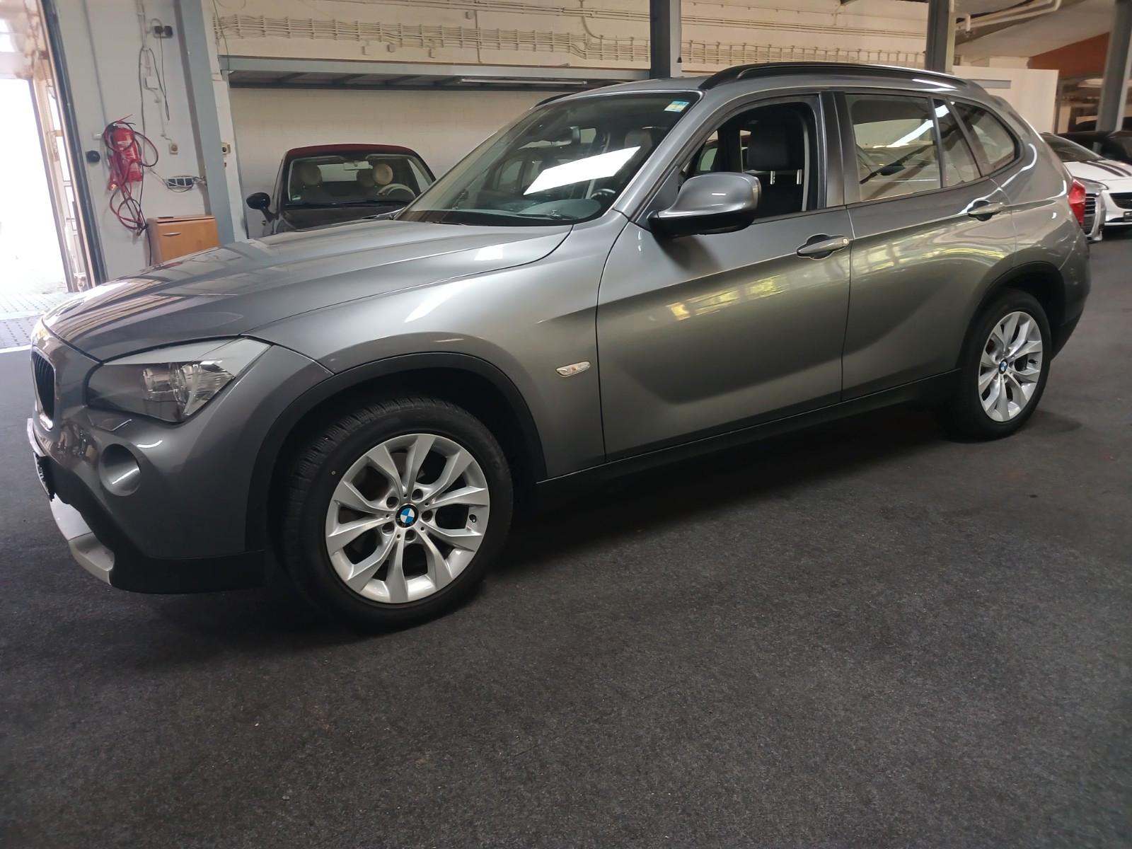 BMW X1 sDrive 20 i PANO AHK SR WR PDC
