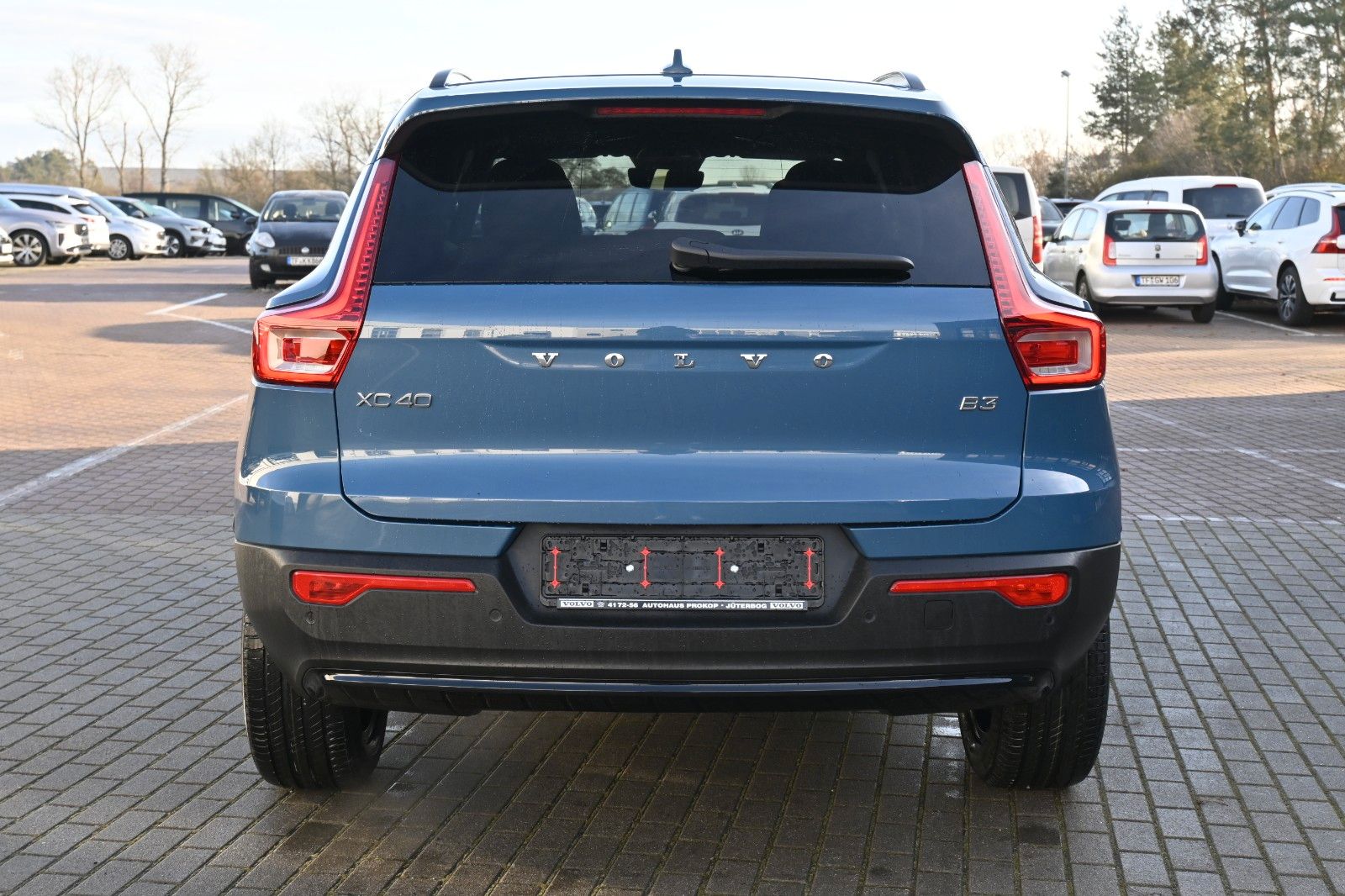 Fahrzeugabbildung Volvo XC40 B3 DKG Plus Dark*360°*PANO*ACC