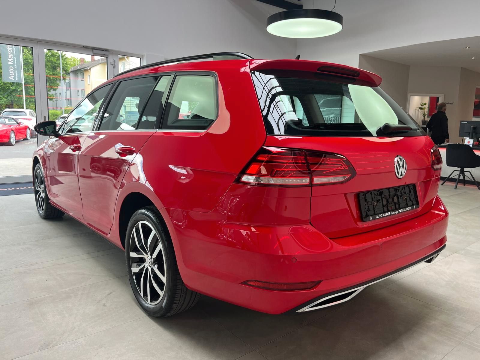 Fahrzeugabbildung Volkswagen Golf VII Variant 2.0 TDI Highline*Pano*RFK*AHK*L