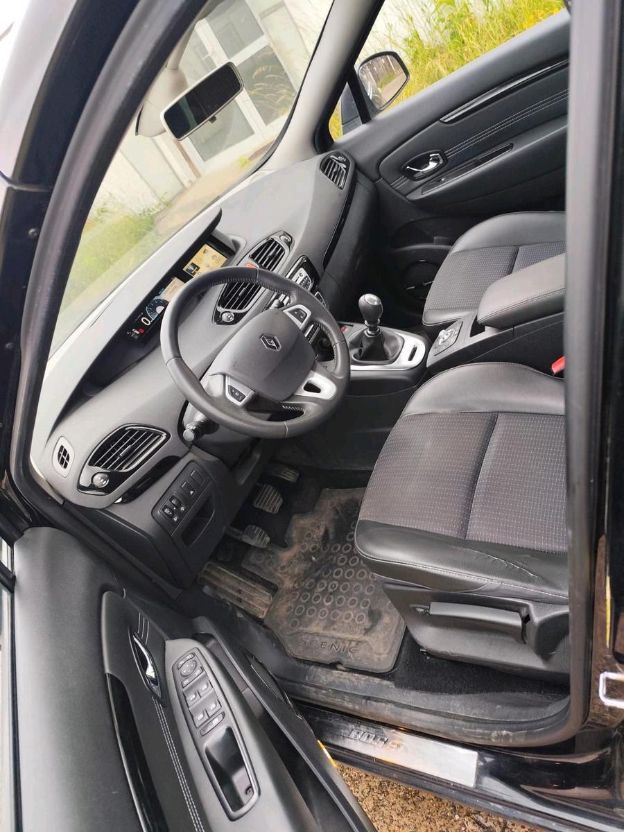 Renault Scenic 2011 — фото 10