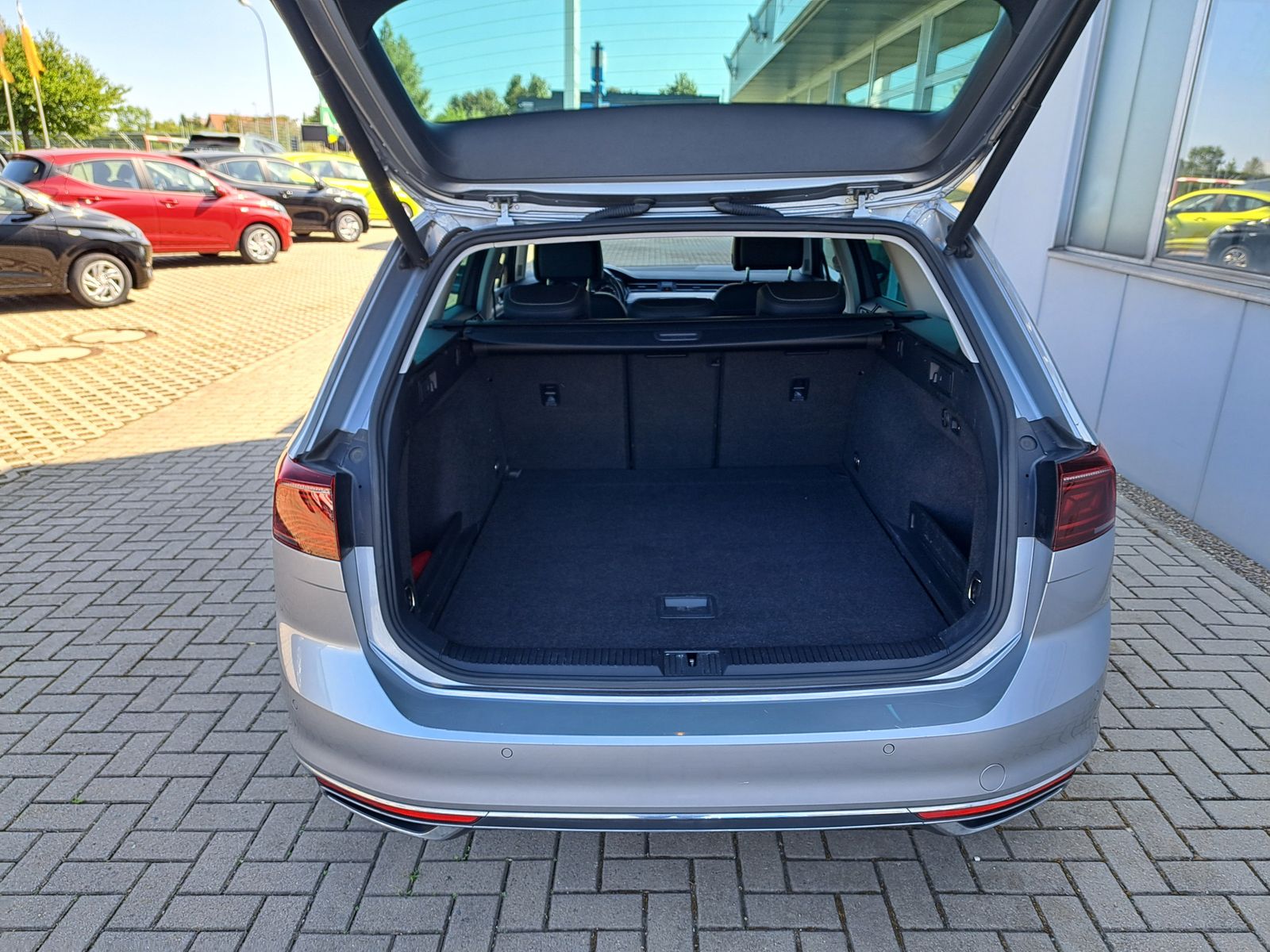 Fahrzeugabbildung Volkswagen Passat 2.0 TDI Elegance MATRIX AHK NAVI EL.HECKK
