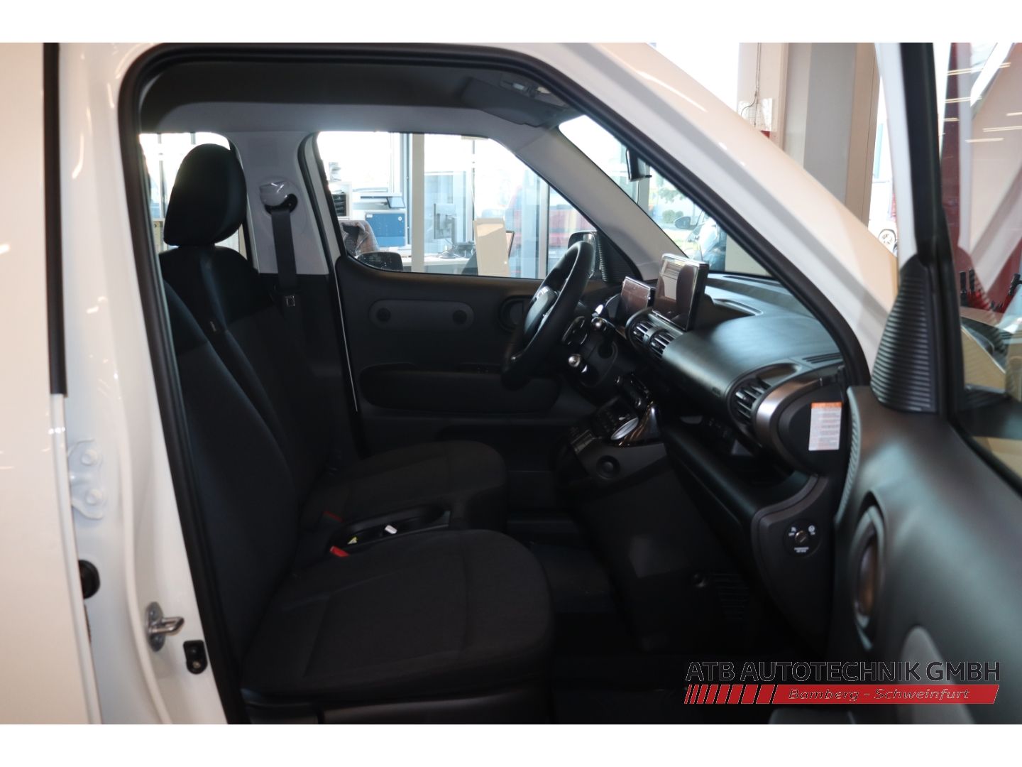 Fahrzeugabbildung Hyundai INSTER Select MY27 42 kWh 97 PS 2WD Navi  ACC Ap
