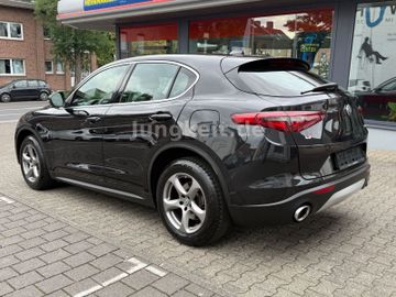 Alfa-Romeo Stelvio - 8