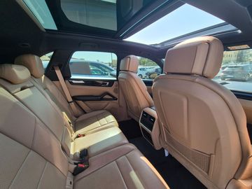 Porsche Cayenne - 8