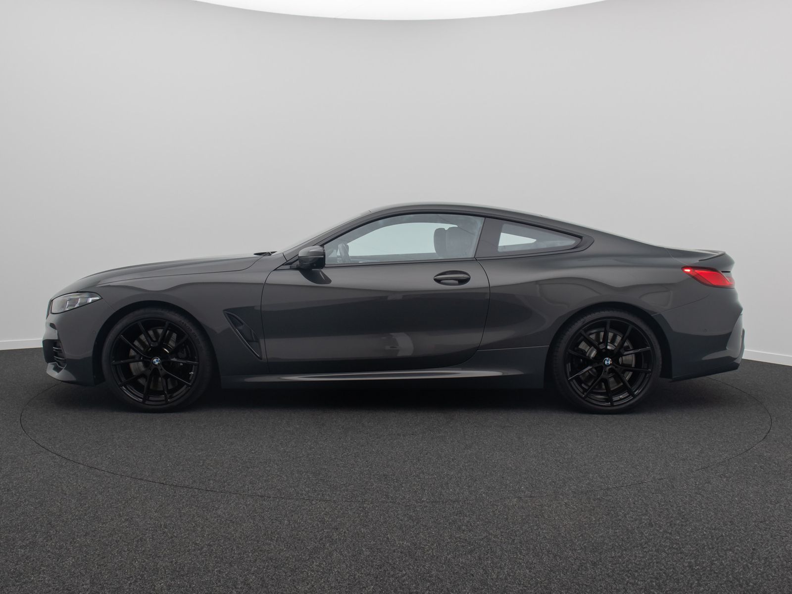 Fahrzeugabbildung BMW 840d xD Coupé B&W 360° SoftCl DisplKey Laser 20"