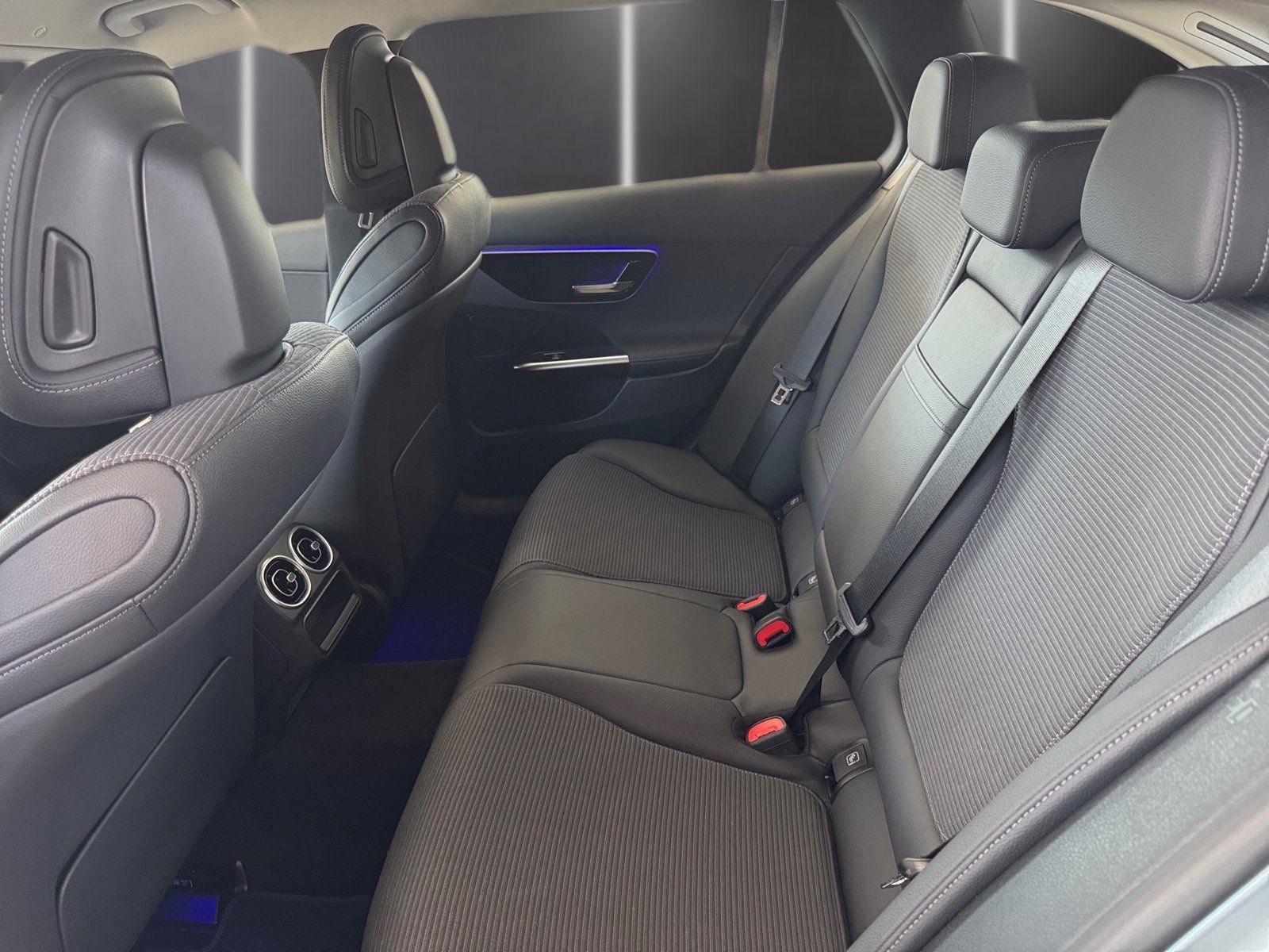 Fahrzeugabbildung Mercedes-Benz C 180 T Avantgarde*Kamera*LED*Easy-Pack*CarPlay*